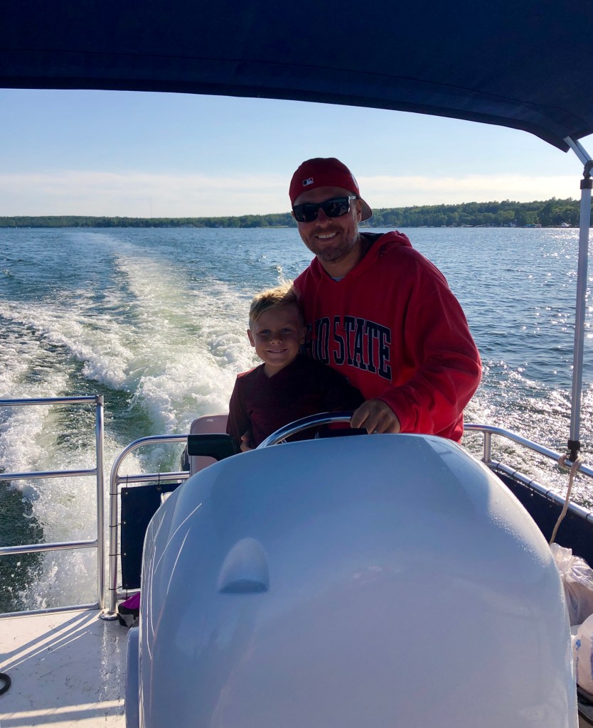 Boating in Burt Lake